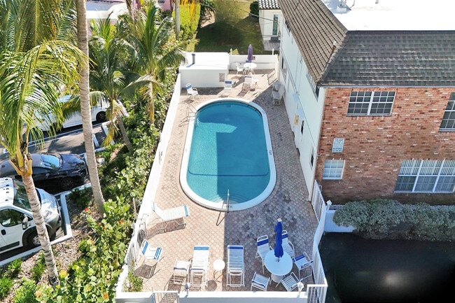 3220 NE 10th St in Pompano Beach, FL - Building Photo - Building Photo