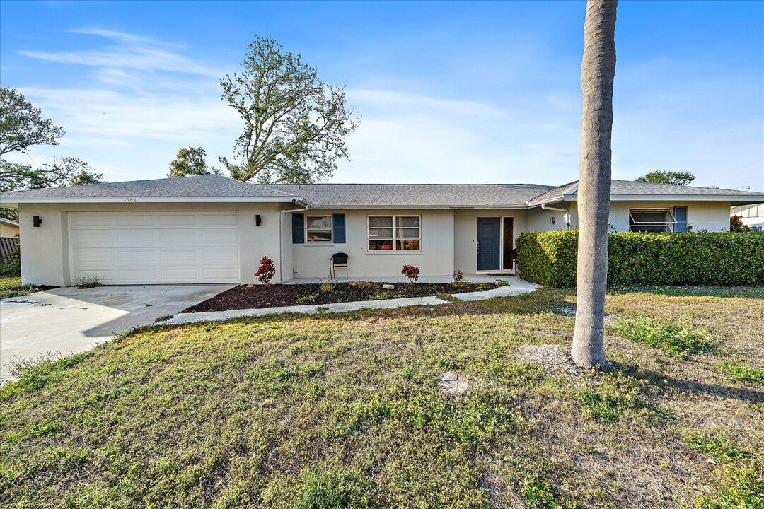 3702 Meyer Pl in Sarasota, FL - Building Photo