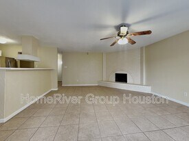 5114 Shadowridge Dr in Houston, TX - Building Photo
