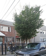 773 Logan St in Brooklyn, NY - Building Photo - Building Photo