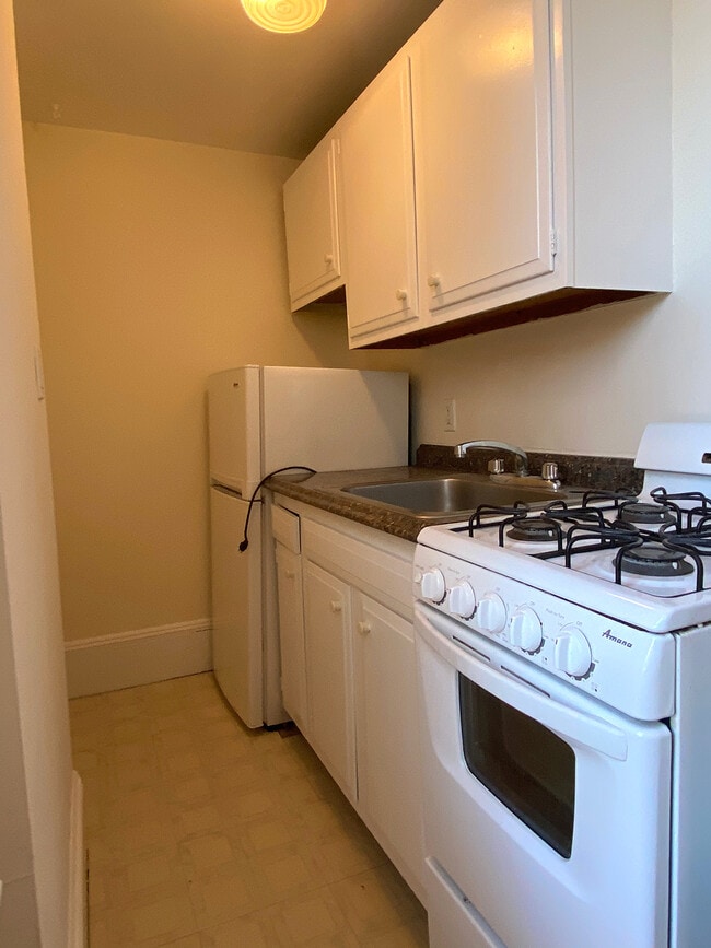 2 Ware St in Cambridge, MA - Building Photo - Building Photo