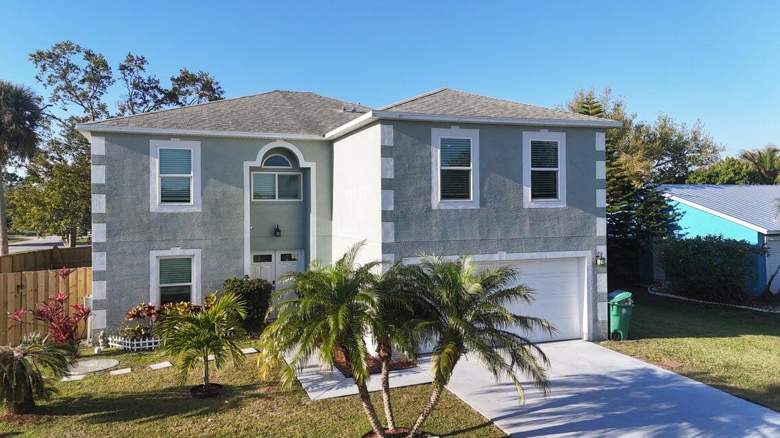 1516 SW Abingdon Ave in Port St. Lucie, FL - Building Photo