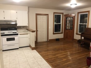 40 Alfred St, Unit 1 in Medford, MA - Building Photo - Building Photo