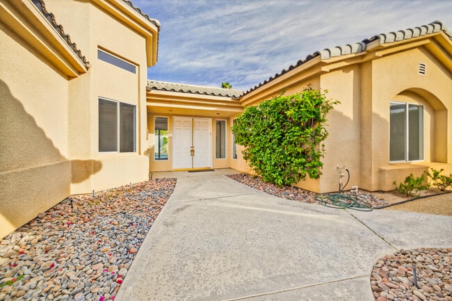 6 Queens Ct in Rancho Mirage, CA - Building Photo - Building Photo