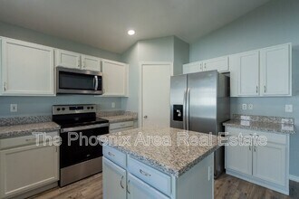 1362 N McKenna Ln in Gilbert, AZ - Building Photo - Building Photo