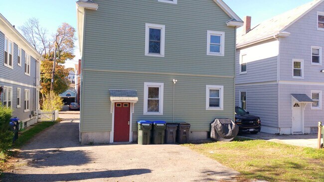 45 Pinehurst Ave, Unit 45 in Providence, RI - Foto de edificio - Building Photo