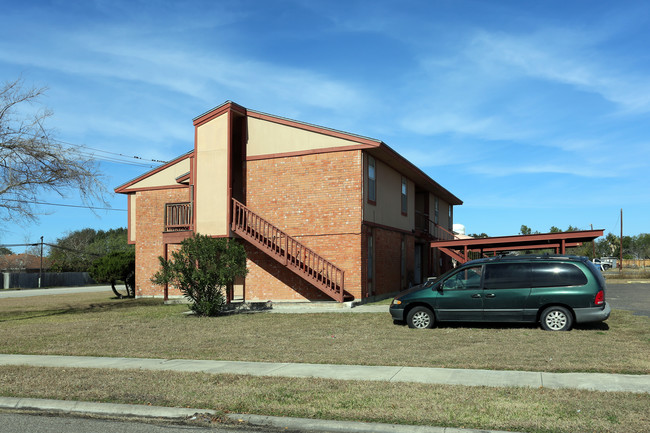 1410 Moore Ave in Portland, TX - Building Photo - Building Photo