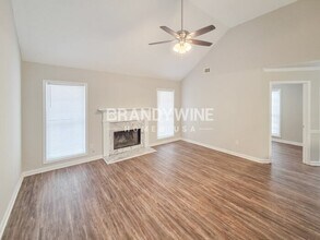 11045 Knotty Pine Pl in Hampton, GA - Building Photo - Building Photo