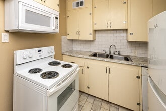 Downtown Living With A Capitol View! in Baton Rouge, LA - Building Photo - Interior Photo