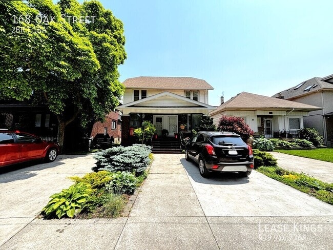 2 Bed 1 Bath Townhome Steps Away from Detr in Windsor, ON - Building Photo - Building Photo