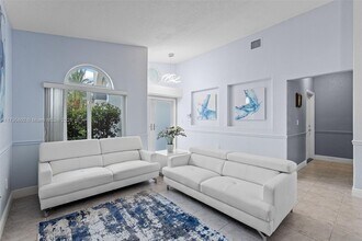 14162 NW 87th Ct in Miami Lakes, FL - Building Photo - Building Photo