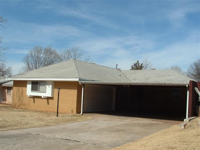 621 SW 71st St in Oklahoma City, OK - Building Photo