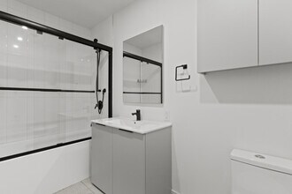 Le Celtis in Montréal, QC - Building Photo - Building Photo