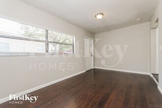 7706 Aviano Ave in Orlando, FL - Building Photo - Building Photo
