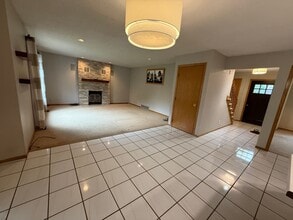 2001 Folwell Dr SW in Rochester, MN - Building Photo - Building Photo