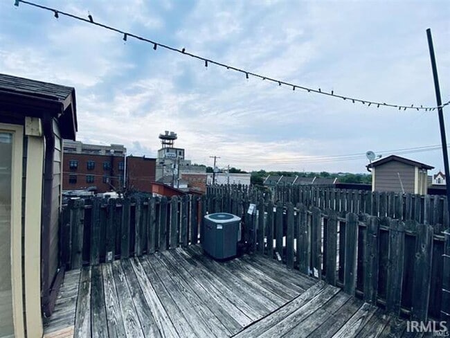 property at 105 E 6th St