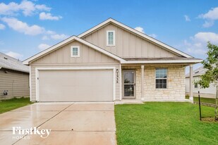 1936 Heather Glen Dr in New Braunfels, TX - Building Photo