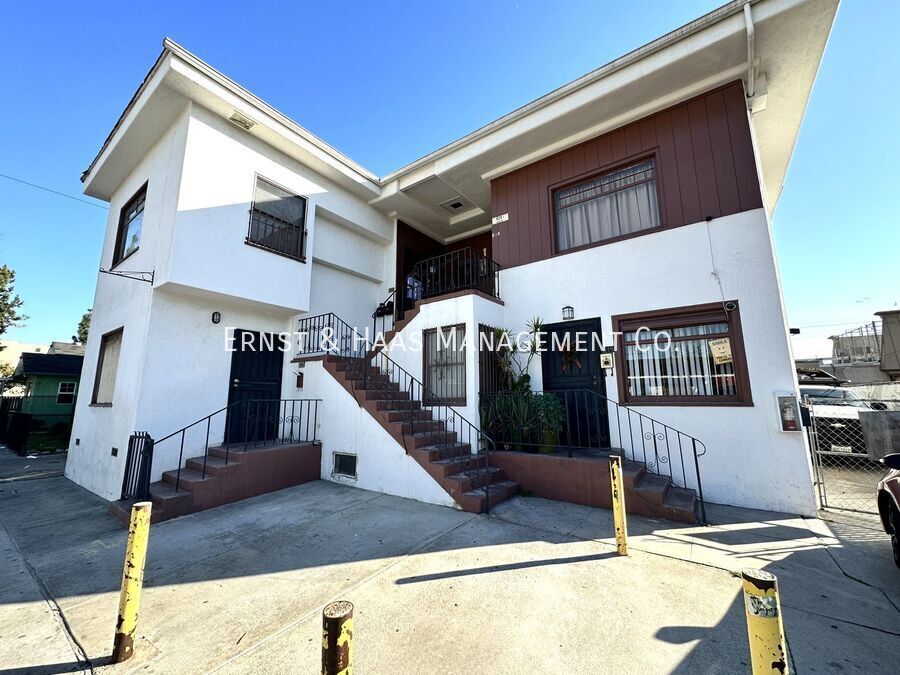 622 E 7th St in Long Beach, CA - Building Photo