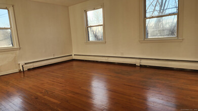 133 Prospect St in East Hartford, CT - Building Photo - Building Photo