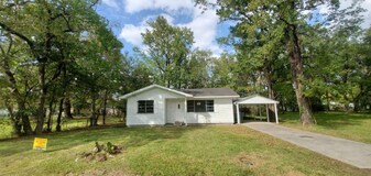 2270 Johnson St in Beaumont, TX - Building Photo