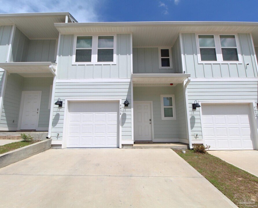 9434 Nature Crk Ln in Bellview, FL - Building Photo