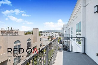 1237 S Holt Ave in Los Angeles, CA - Building Photo - Building Photo