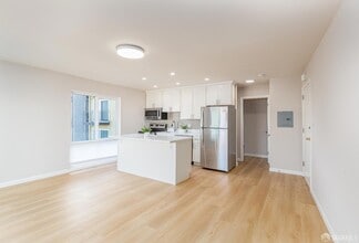 646 Corbett Ave, Unit 508 in San Francisco, CA - Building Photo - Building Photo