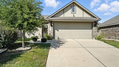 490 Nautical Lp in Kyle, TX - Building Photo - Building Photo