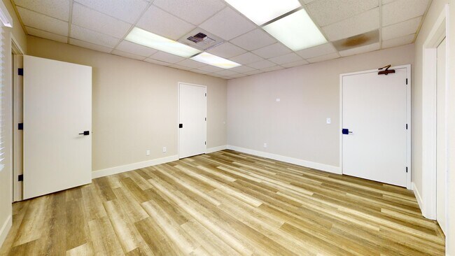 1300 West St-Unit -200 in Redding, CA - Building Photo - Building Photo