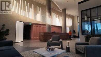 25 Wellington St S in Kitchener, ON - Building Photo - Building Photo