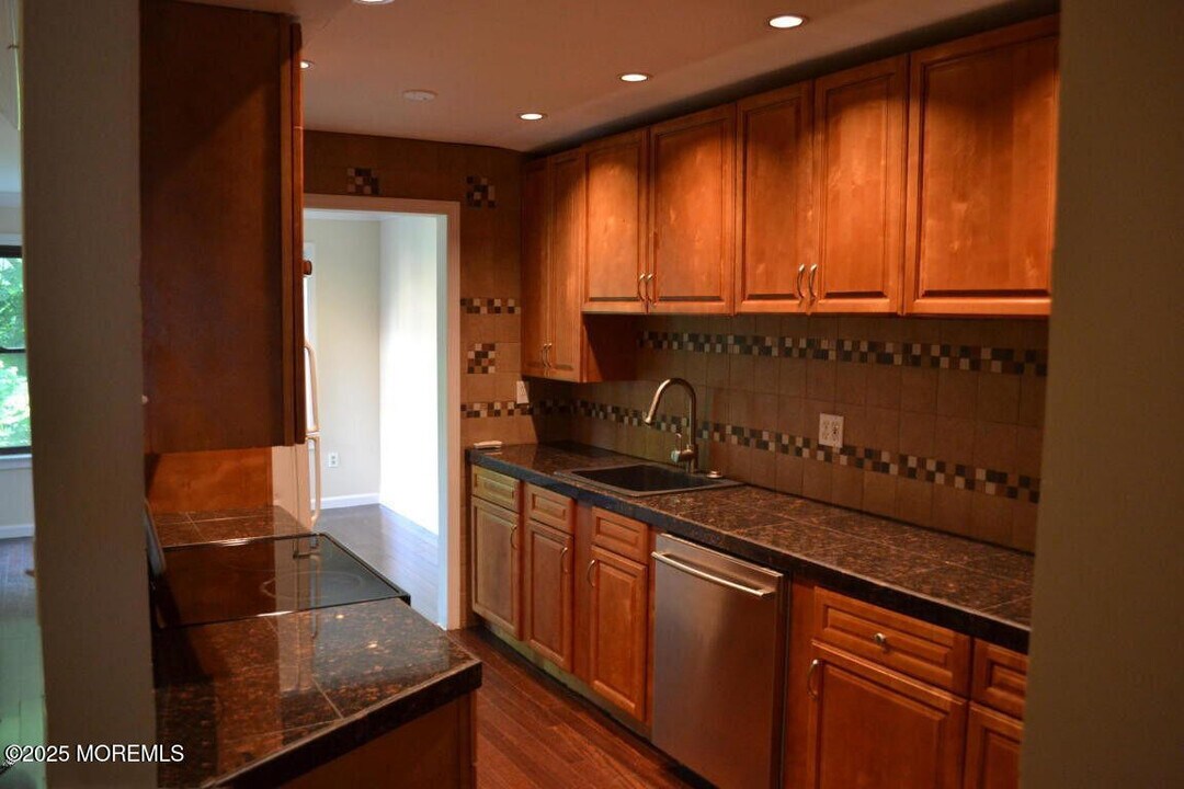200 Portland Rd in Highlands, NJ - Building Photo
