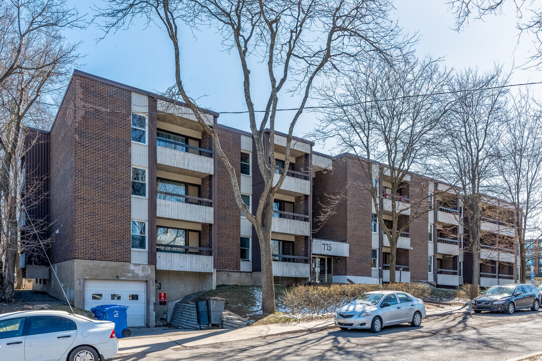 775 De Vimy Av in Québec, QC - Building Photo