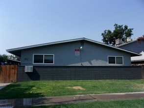 1429 E Cambridge Ave-Unit -A in Fresno, CA - Building Photo - Building Photo