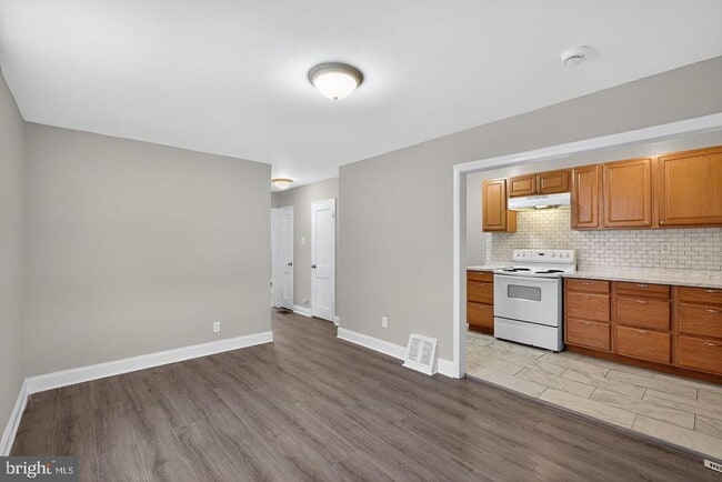 1001 Burnside Rd in Sharon Hill, PA - Building Photo - Building Photo