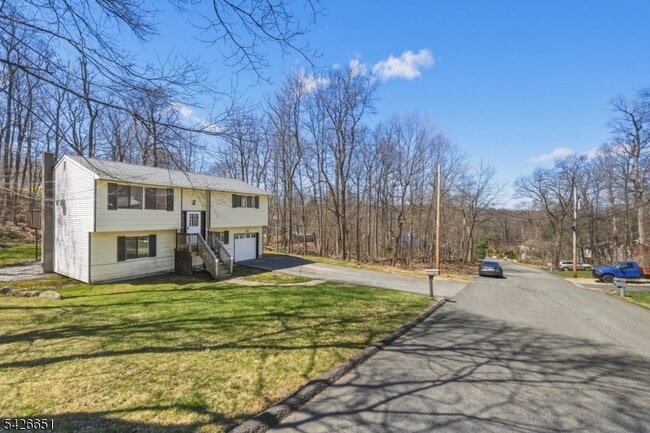 15 Karen Rd in Highland Lakes, NJ - Building Photo - Building Photo