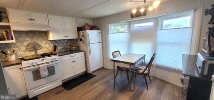 21710 F St in Rehoboth Beach, DE - Building Photo - Building Photo