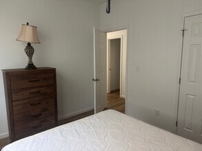 Room in Duplex on S Alston Ave in Durham, NC - Building Photo - Building Photo