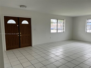 955 SW 87th Ct in Miami, FL - Building Photo - Building Photo