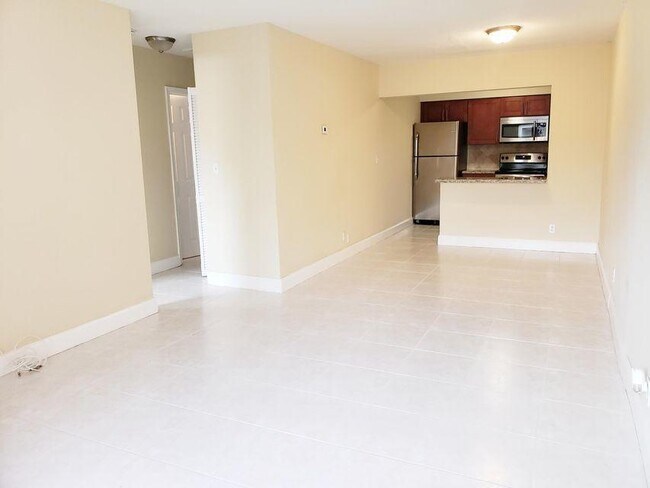 190 NE 40th St in Oakland Park, FL - Building Photo - Building Photo