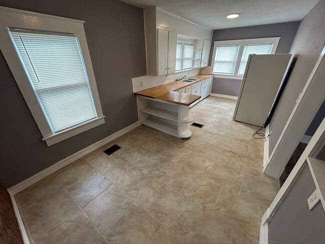 property at 620 5th Ave W