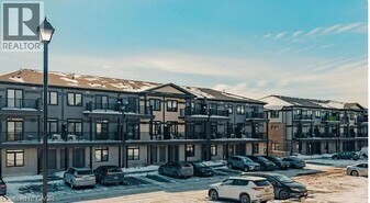 76 Lomond Ln in Kitchener, ON - Building Photo