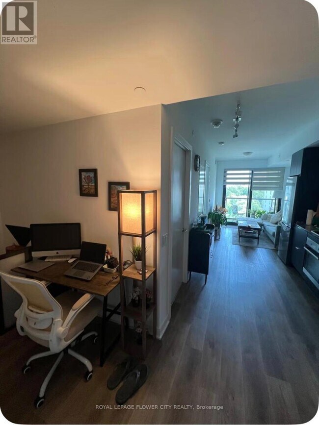 86 Dundas St E in Mississauga, ON - Building Photo - Building Photo