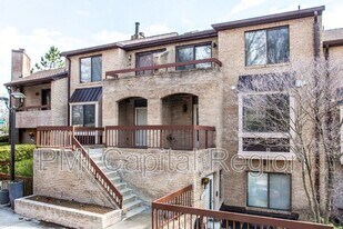 5213 King Charles Way in Bethesda, MD - Building Photo