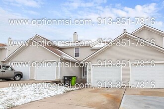 112 Cambridge Meadows Dr in Belton, MO - Building Photo - Building Photo
