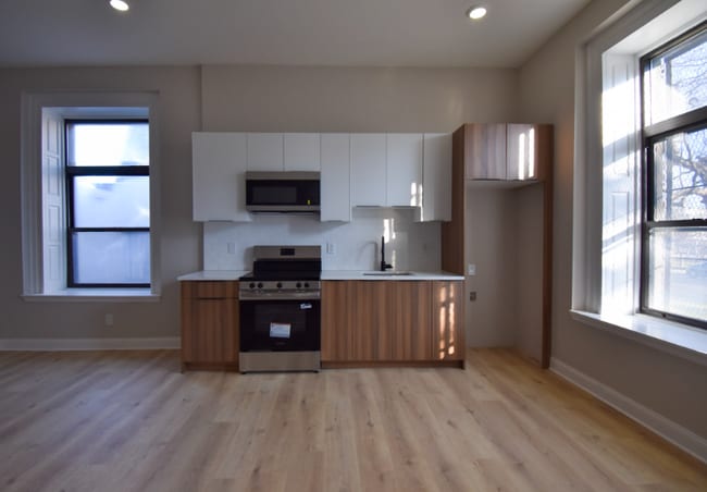 1030 N 48th St in Philadelphia, PA - Foto de edificio - Building Photo