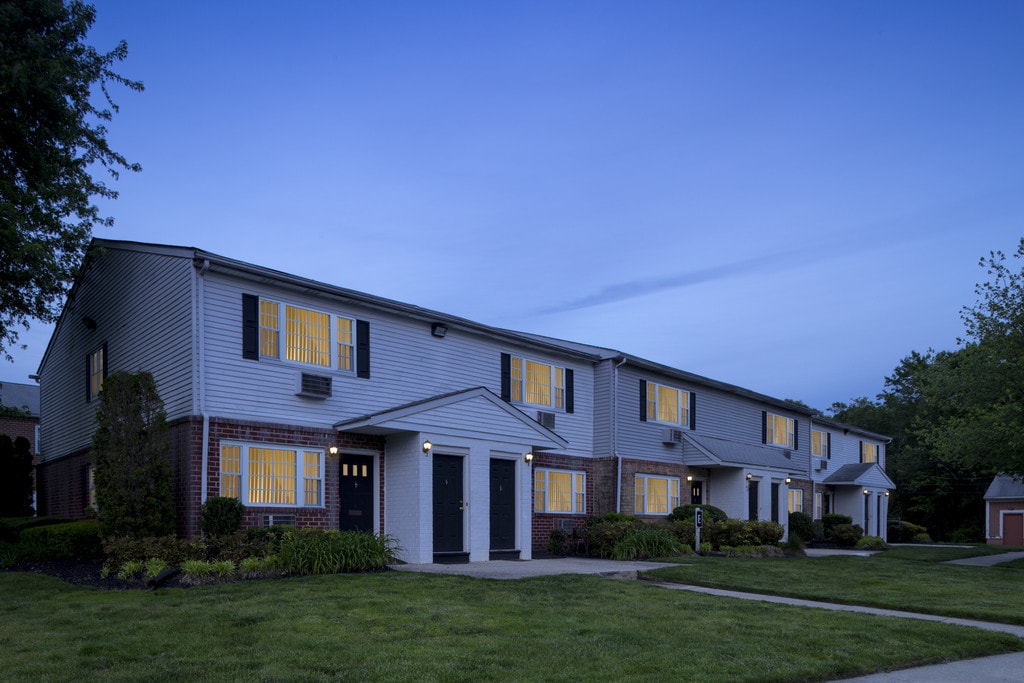 Madison Court Apartments in Williamstown NJ ApartmentHomeLiving com Madison Court Apartments in Williamstown NJ ApartmentHomeLiving com
