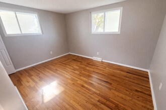 19700 Newton Ave in Euclid, OH - Building Photo - Building Photo