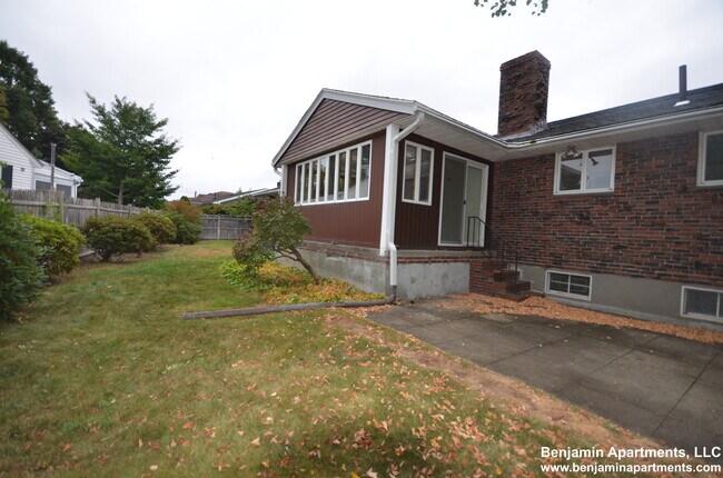20 Mossdale Rd, Unit 1 in Boston, MA - Building Photo - Building Photo