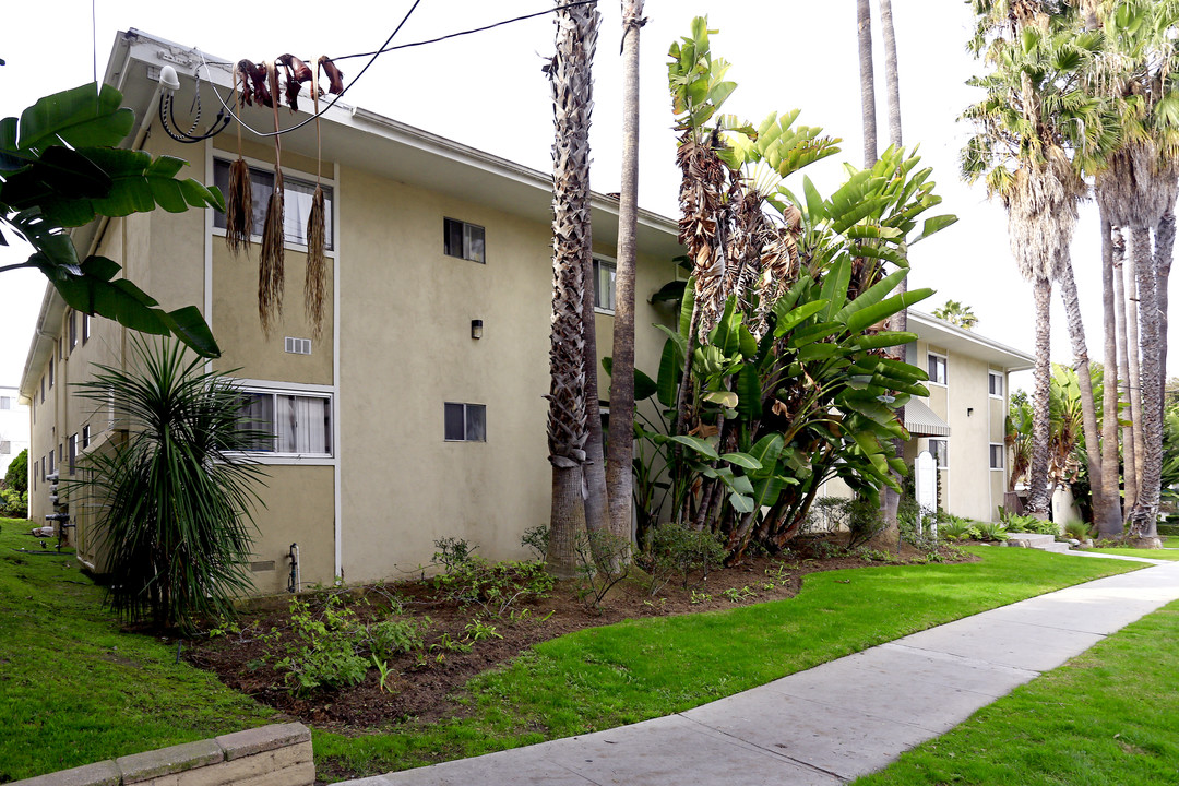 Mai-Tai Apartments in Torrance, CA - Building Photo