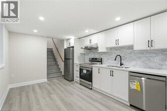 489 Cannon St E in Hamilton, ON - Building Photo - Building Photo